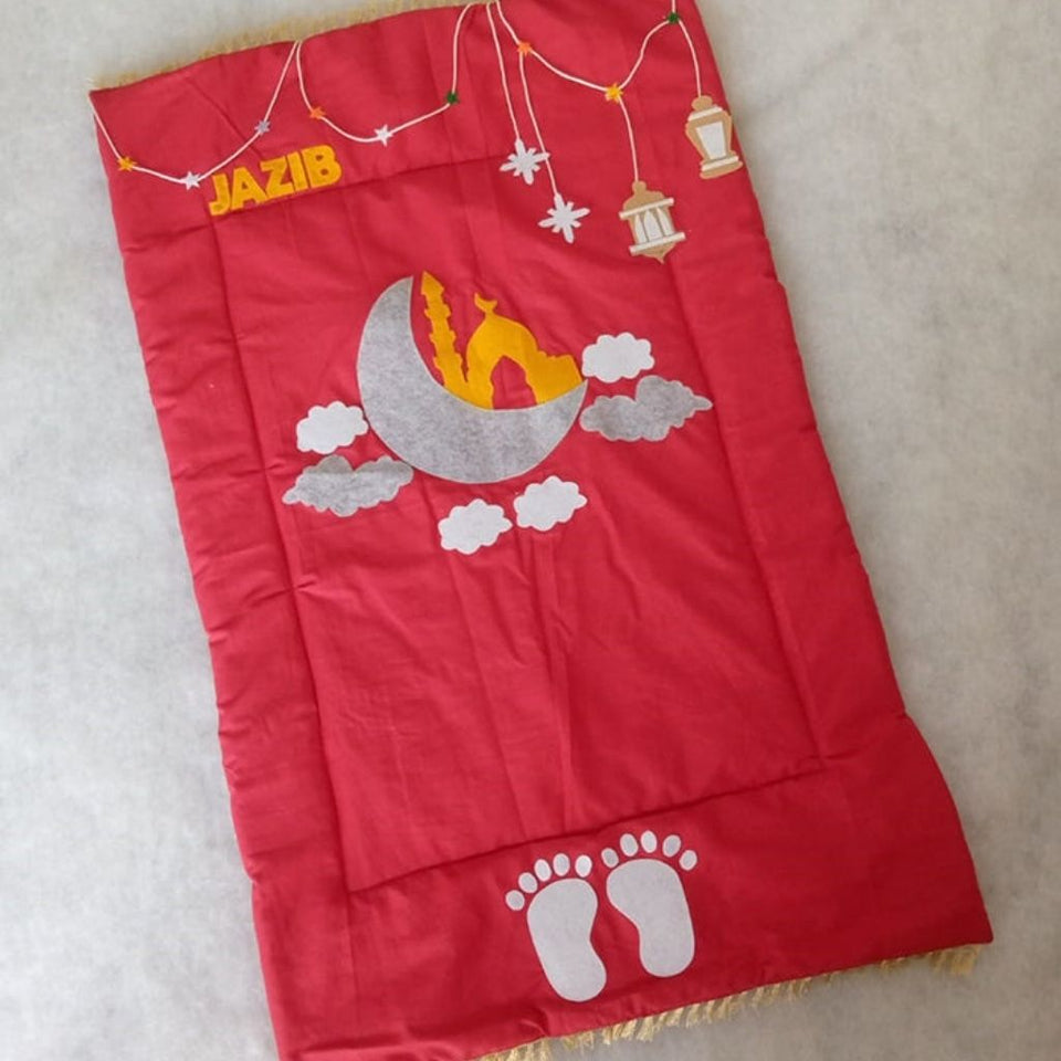 Personalized Kids Prayer Mat – Moon & Lantern Design