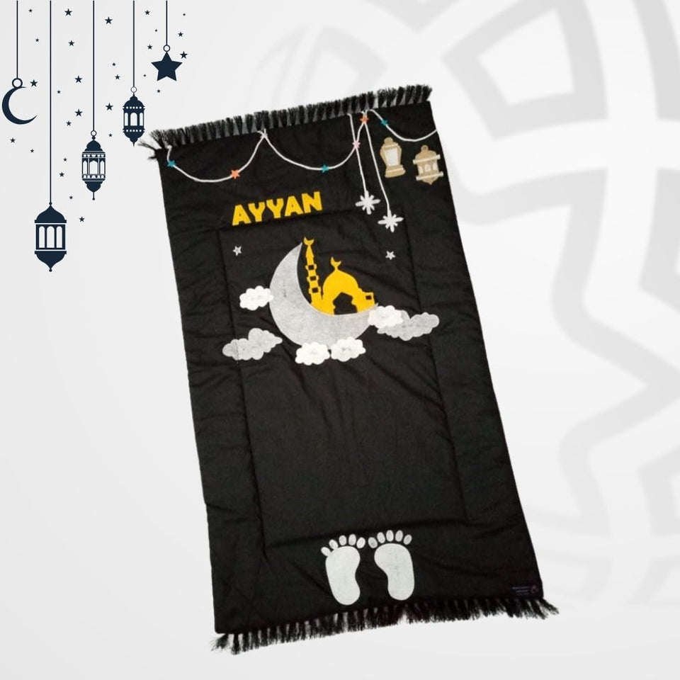 Personalized Kids Prayer Mat – Moon & Lantern Design