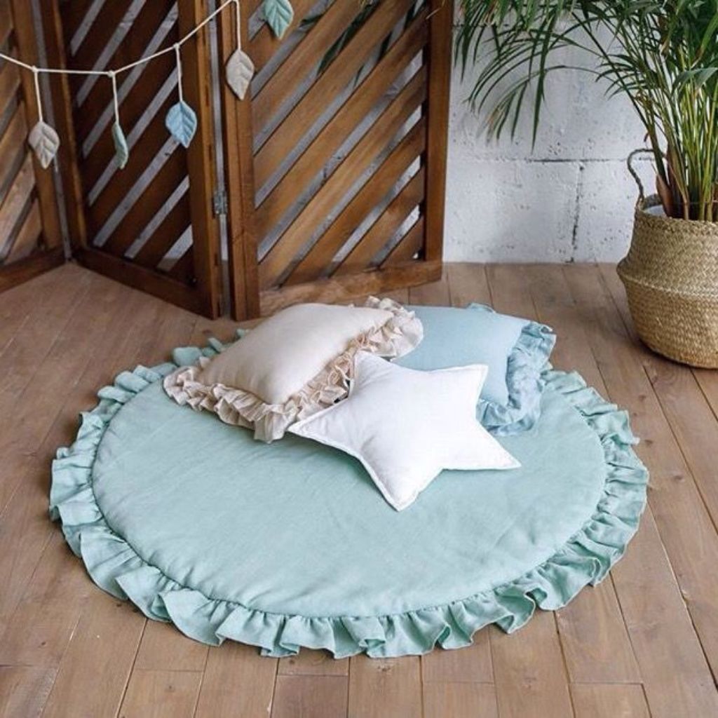 Solid Color Floor Mat with Pillows