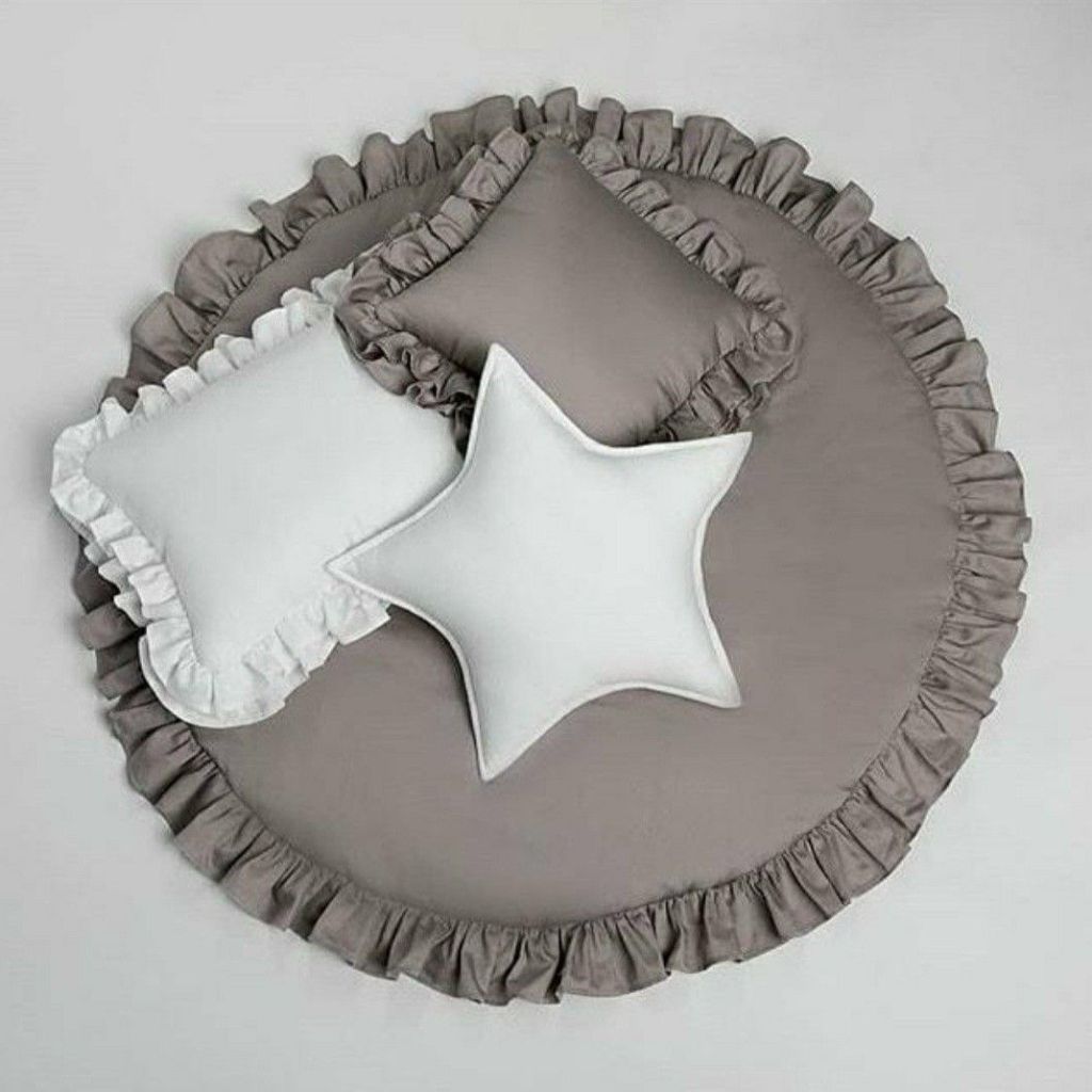 Round Floor Mat with Pillows