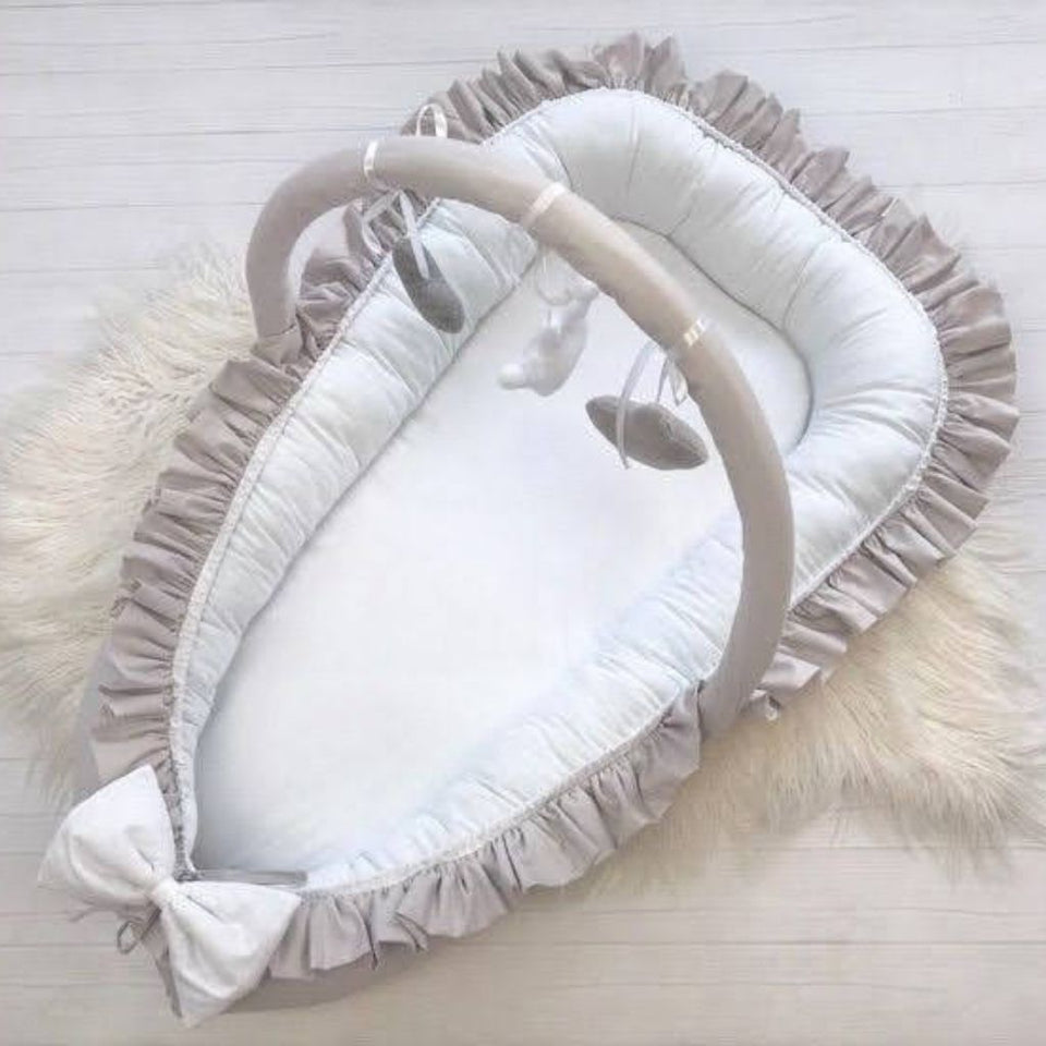 Snuggle Bed With Removeable Handle