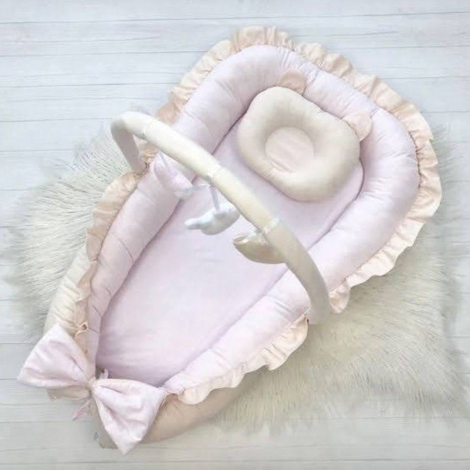 Snuggle Bed With Removeable Handle